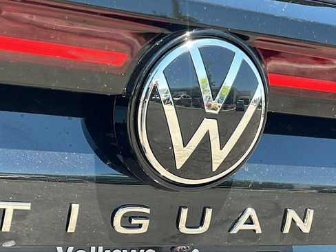 Certified 2026 Volkswagen Tiguan SE w/ Panoramic Sunroof Package AWD/4WD image 28
