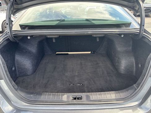 Used 2025 Nissan Altima 2.5 SV FWD image 25