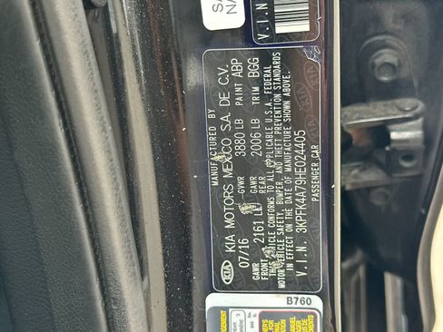 Used 2017 Kia Forte LX FWD image 29