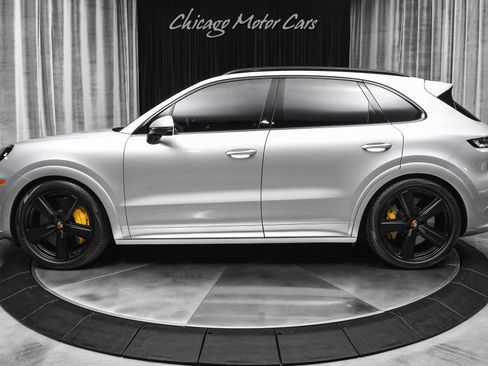 Used 2025 Porsche Cayenne GTS image 40
