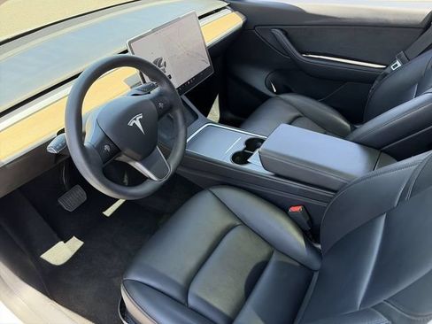 Used 2021 Tesla Model Y Long Range AWD/4WD image 19