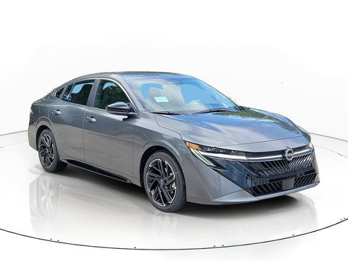 New 2027 Nissan Sentra SR w/ Floor Mat Package FWD image 3