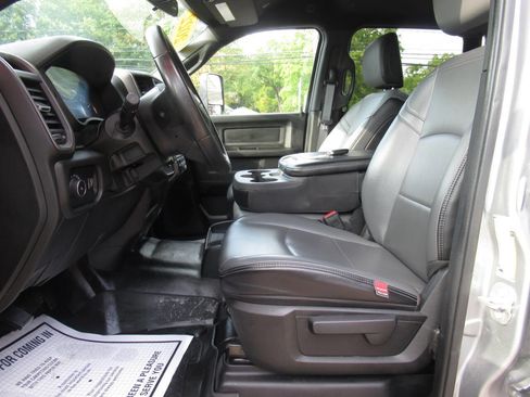 Used 2022 RAM 2500 Tradesman w/ Chrome Appearance Group image 20