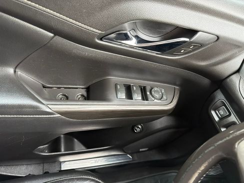 Used 2020 GMC Acadia SLT FWD image 22