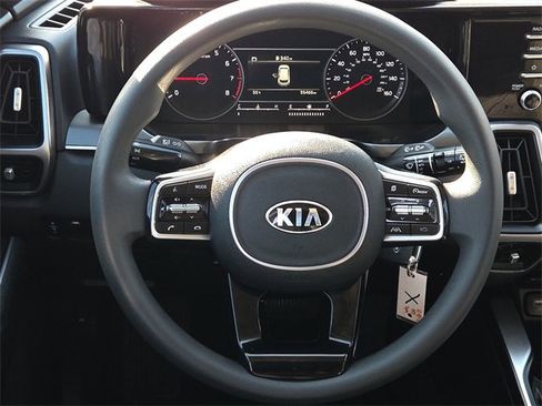 Used 2021 Kia Sorento LX image 13