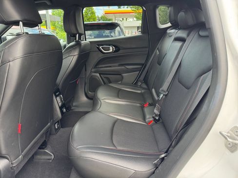 Used 2025 Jeep Compass Trailhawk AWD/4WD image 25