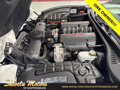 Used 2004 Chevrolet Corvette Coupe w/ Roof Package image 9