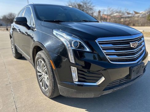 Used 2017 Cadillac XT5 Luxury w/ Driver Awareness Package image 4
