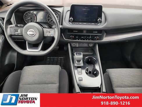 Used 2023 Nissan Rogue SV FWD image 25