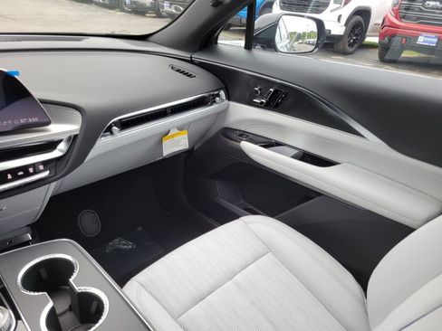 New 2025 Cadillac Lyriq Luxury w/ LPO, Floor Liner Package image 15