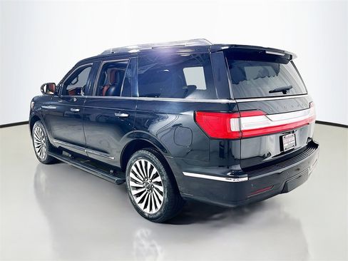 Used 2019 Lincoln Navigator Reserve image 6