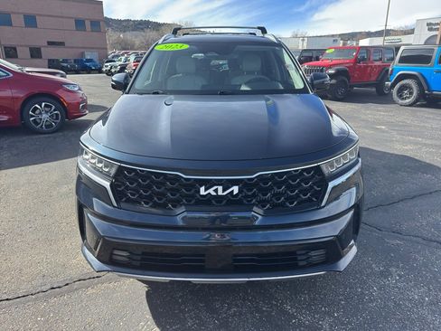Used 2023 Kia Sorento EX image 2