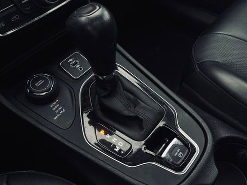 Certified 2022 Jeep Cherokee Limited image 33