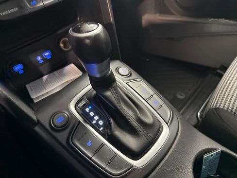 Used 2019 Hyundai Kona SEL w/ SEL Tech Package 02 image 25