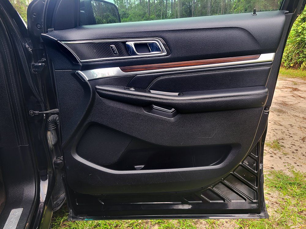 Used 2016 Ford Explorer Limited w/ Equipment Group 301A FWD image 29