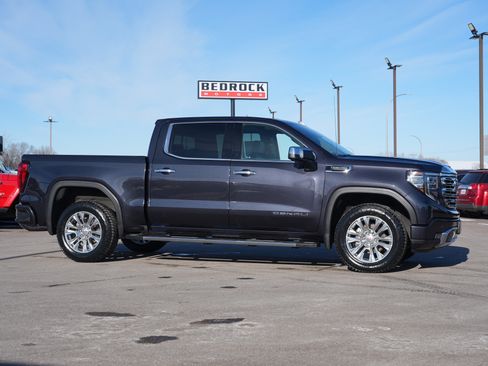 Used 2022 GMC Sierra 1500 Denali w/ Technology Package image 2