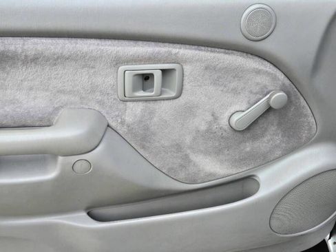 Used 2002 Toyota Tacoma 2WD Regular Cab image 24