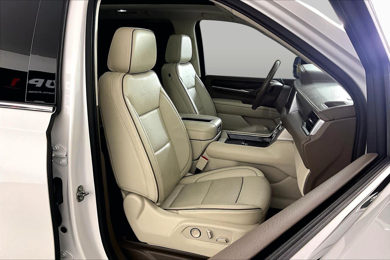 Used 2021 GMC Yukon Denali w/ Denali Premium Package RWD image 9
