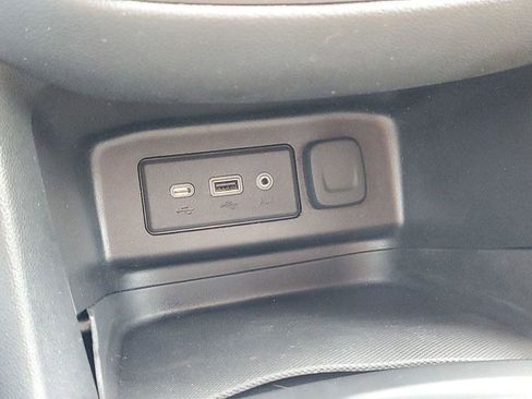 Certified 2023 Chevrolet Equinox LT FWD image 17