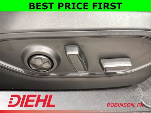 New 2025 Jeep Grand Cherokee Limited w/ Black Appearance Package AWD/4WD image 15