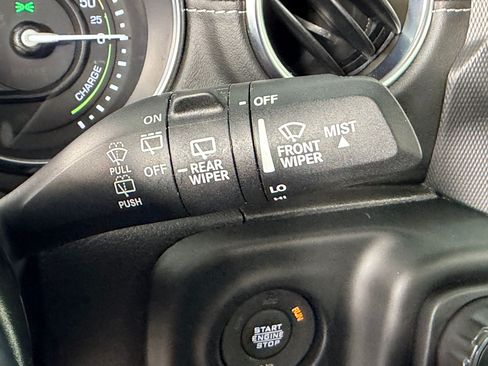 Used 2022 Jeep Wrangler Unlimited Sahara AWD/4WD image 28