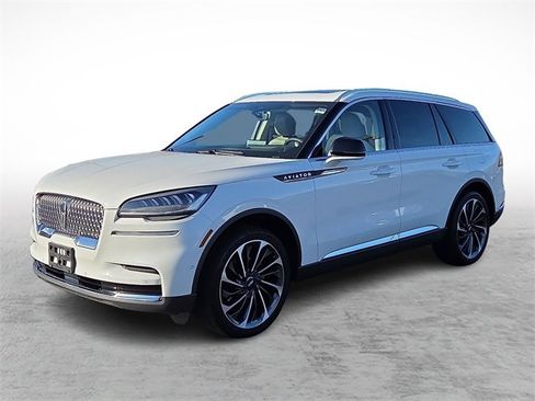 Used 2023 Lincoln Aviator Reserve w/ Equipment Group 201A image 3