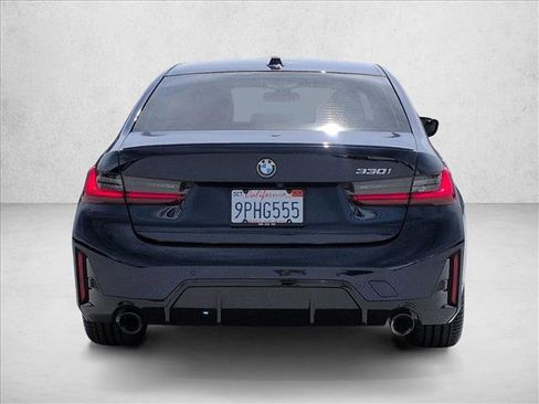 Used 2025 BMW 330i Sedan w/ M Sport Package RWD image 7