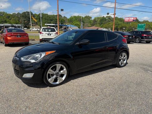 Used 2017 Hyundai Veloster Value Edition image 13