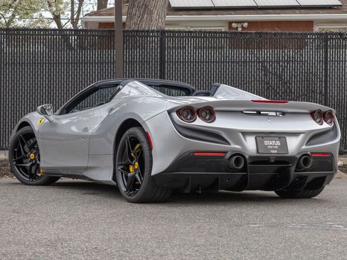 Used 2022 Ferrari F8 Tributo RWD image 32