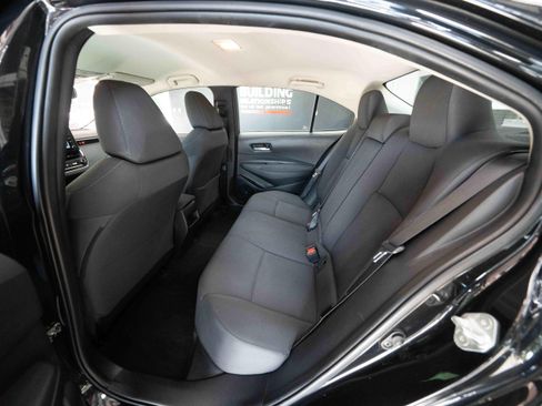 Used 2020 Toyota Corolla LE FWD image 23