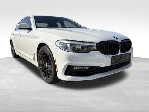 Used 2018 BMW 540i xDrive image 3