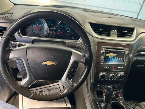 Used 2015 Chevrolet Traverse LT AWD/4WD image 8