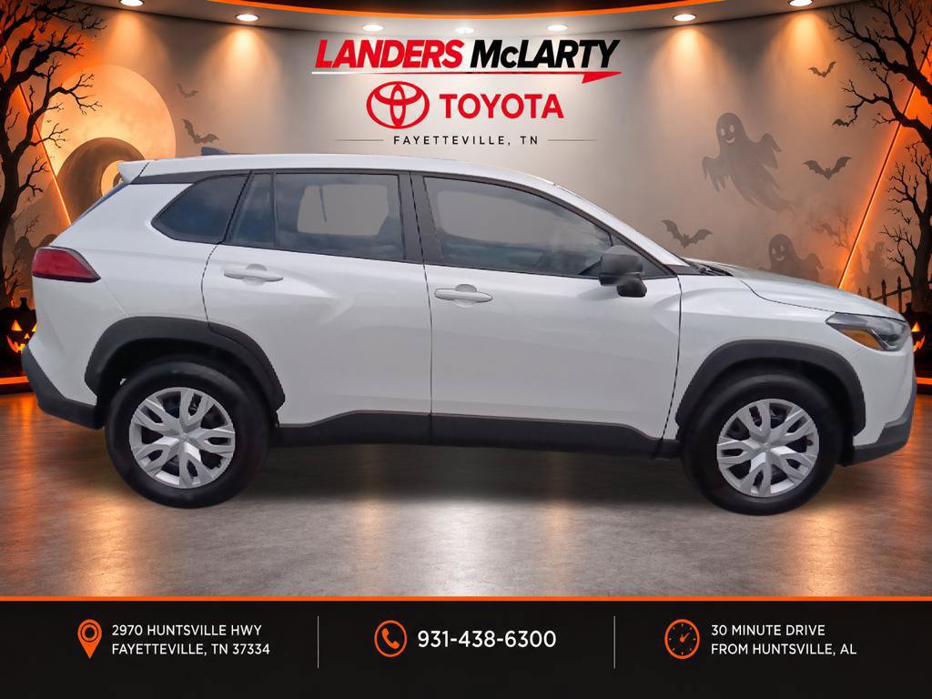 Used 2025 Toyota Corolla Cross L FWD image 2