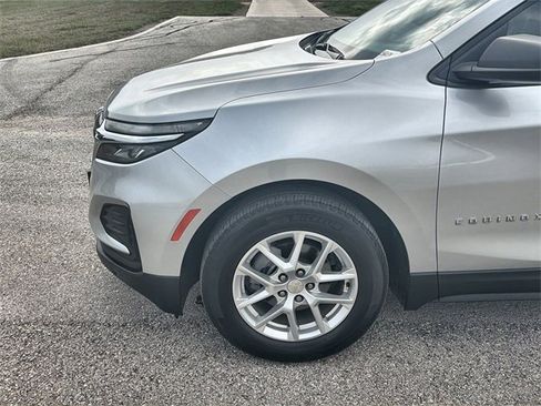 Certified 2022 Chevrolet Equinox LS image 32
