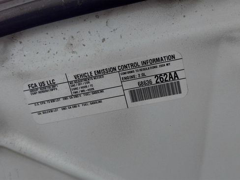 Used 2024 Jeep Compass Latitude image 17