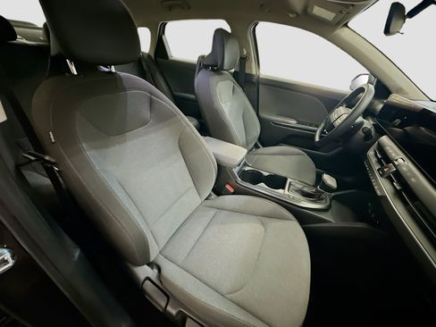 Used 2025 Kia K4 FWD image 31