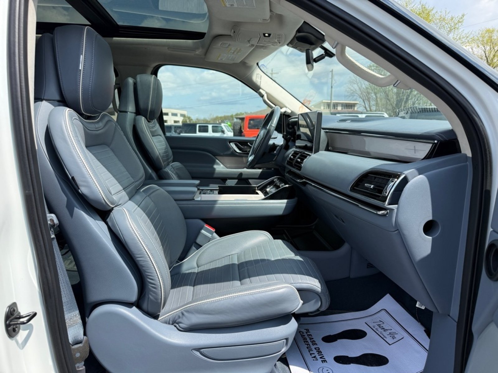 Used 2023 Lincoln Navigator L Black Label AWD/4WD image 27