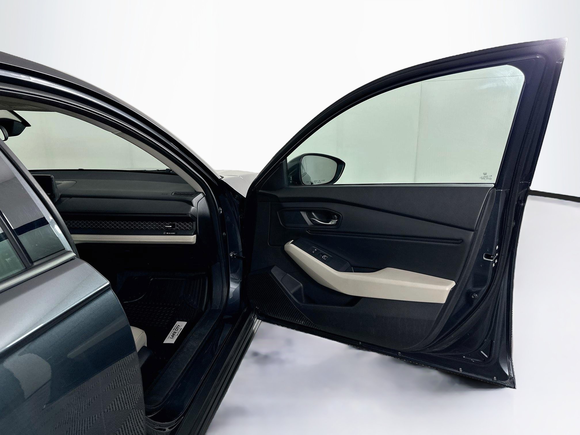 Used 2023 Honda Accord EX image 32