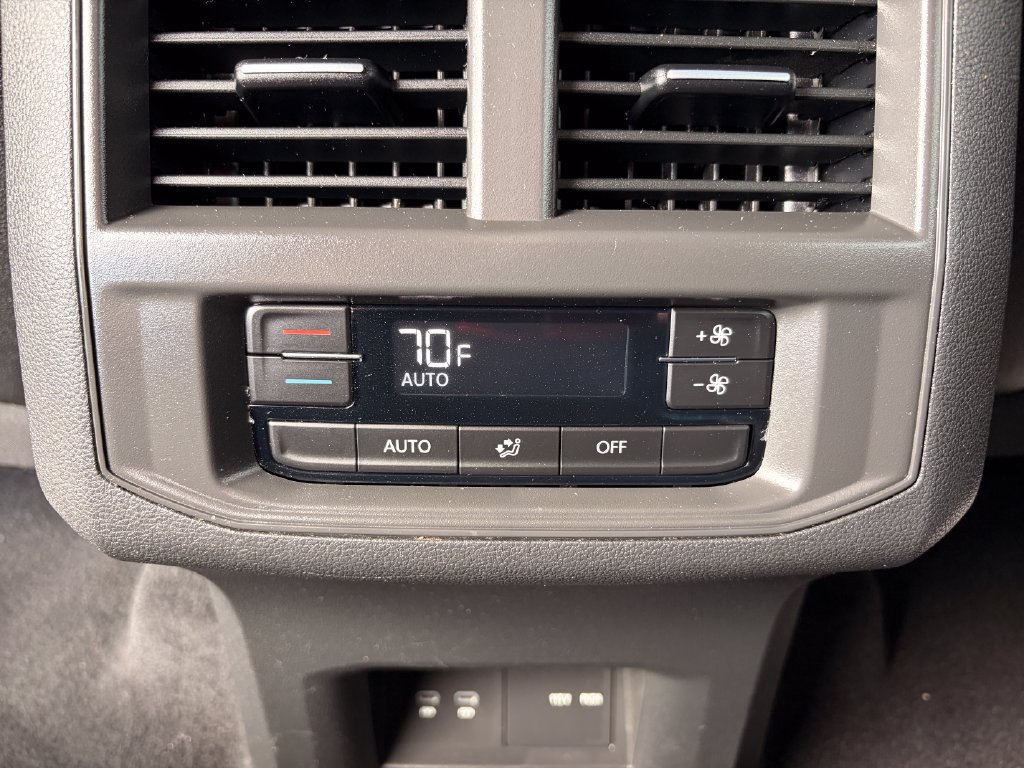 Used 2023 Volkswagen Atlas SE w/ Panoramic Sunroof Package AWD/4WD image 15