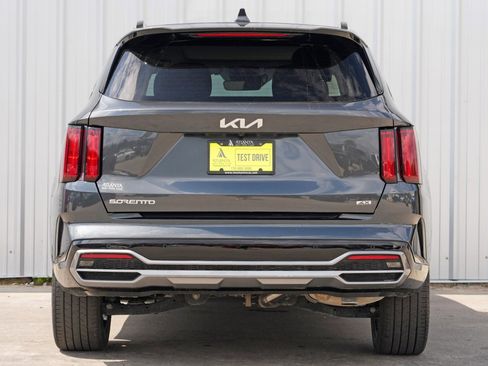 Used 2023 Kia Sorento SX image 10