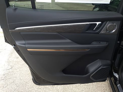 New 2025 Buick Enclave Avenir image 12