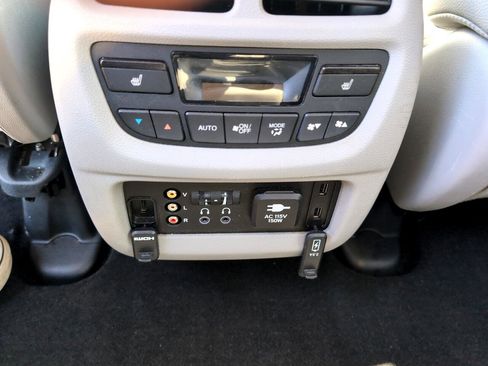 Used 2016 Honda Pilot Elite image 12