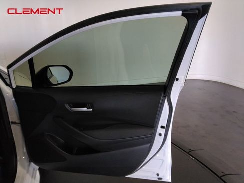 Used 2020 Toyota Corolla LE image 26