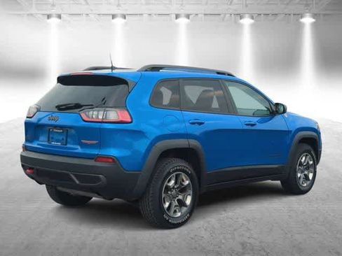 Used 2019 Jeep Cherokee Trailhawk w/ Cold Weather Group AWD/4WD image 8