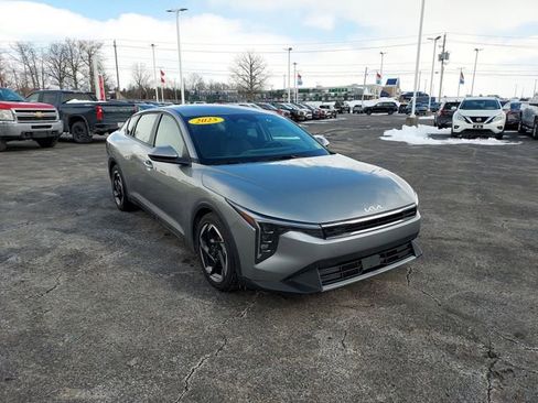 Used 2025 Kia K4 EX image 11