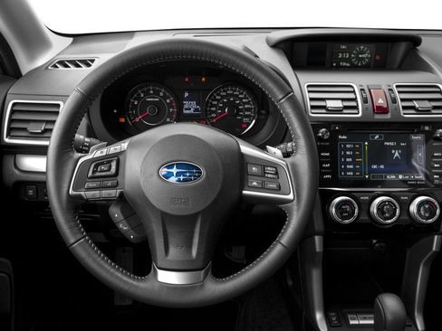 Used 2016 Subaru Forester 2.5i Limited AWD/4WD image 10