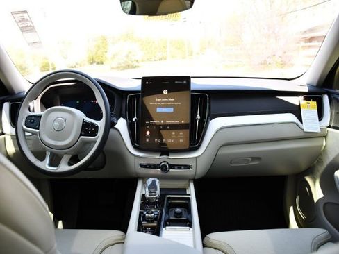 New 2026 Volvo XC60 T8 Ultra w/ Protection Package Premier AWD/4WD image 17