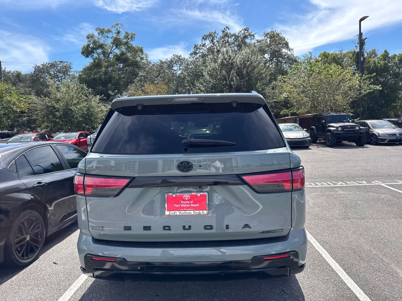 Used 2025 Toyota Sequoia Platinum w/ TRD Off-Road Package AWD/4WD image 10