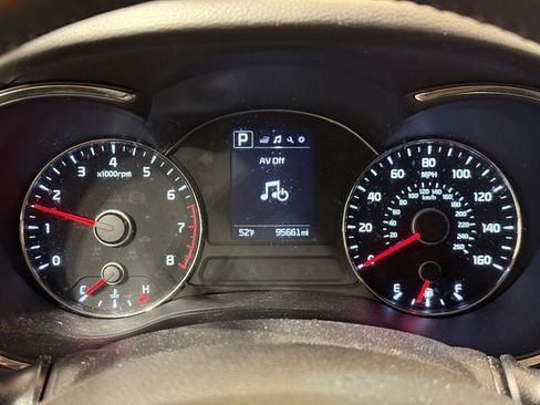 Used 2017 Kia Forte S image 23