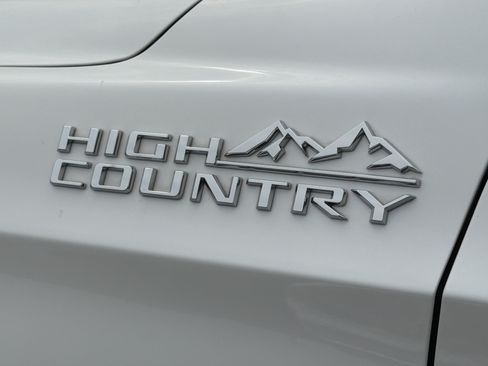 Used 2022 Chevrolet Tahoe High Country AWD/4WD image 8